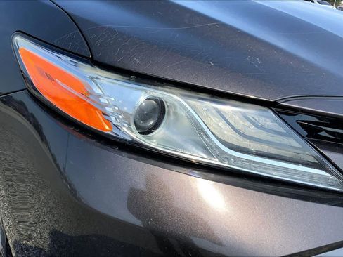 Used 2018 Toyota Camry XLE w/ Audio Package FWD image 27