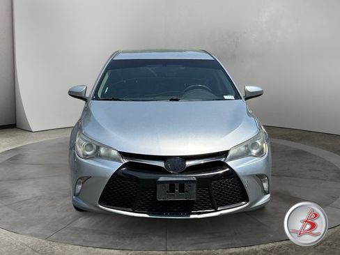 Used 2017 Toyota Camry SE FWD image 2