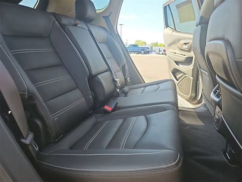 Used 2024 GMC Terrain Denali w/ Denali Premium Package image 17