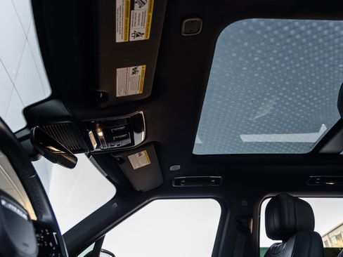 Used 2024 Land Rover Range Rover Sport Dynamic SE image 18