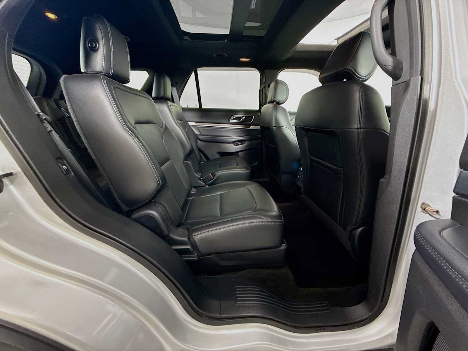 Used 2017 Ford Explorer Limited AWD/4WD image 27