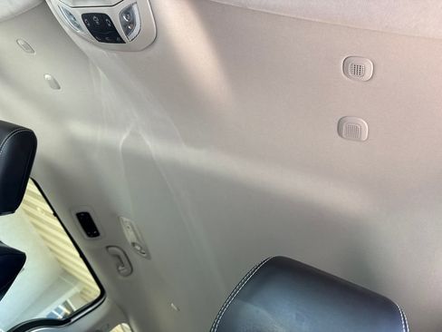 Used 2024 Chrysler Pacifica Touring-L FWD image 21