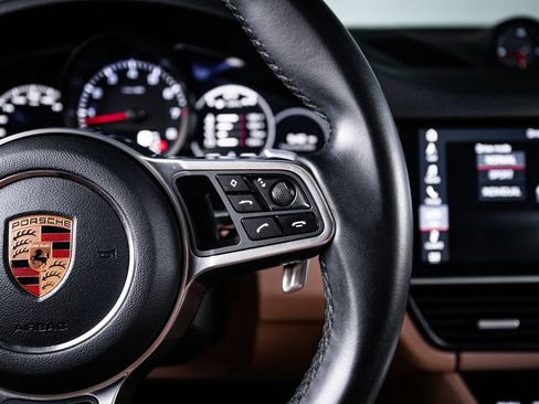 Used 2019 Porsche Cayenne AWD/4WD image 16