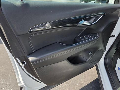 Used 2022 Buick Envision Preferred FWD image 38