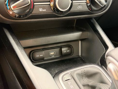 Used 2020 Kia Soul LX FWD image 19
