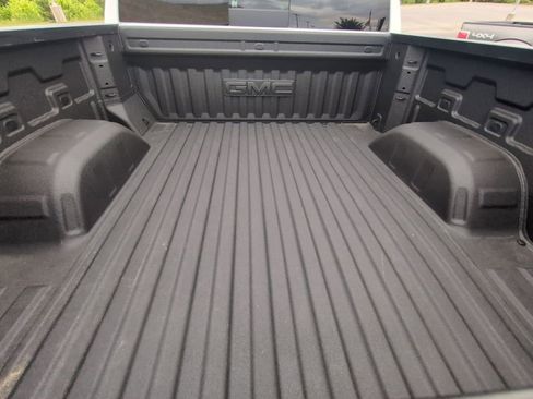 Used 2025 GMC Sierra 1500 AT4X AWD/4WD image 35