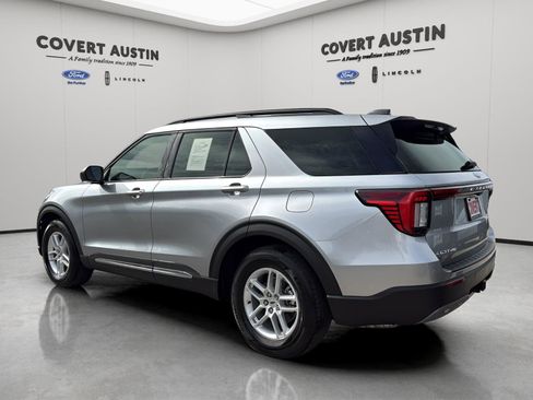 Certified 2025 Ford Explorer Active w/ Active Comfort Package RWD image 3