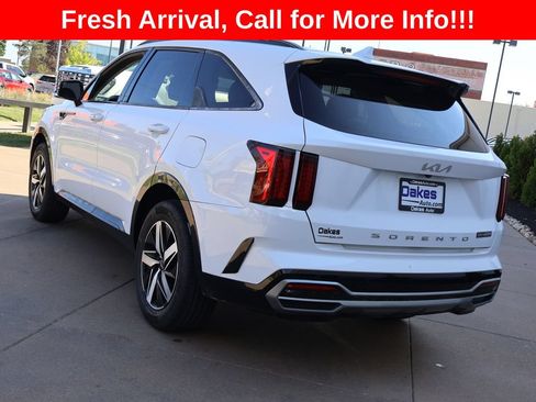 Used 2022 Kia Sorento S FWD image 4