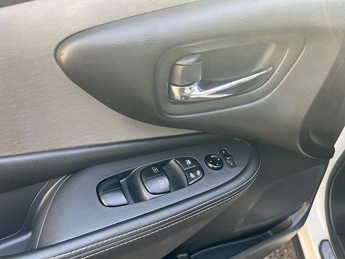 Used 2023 Nissan Murano SV image 27