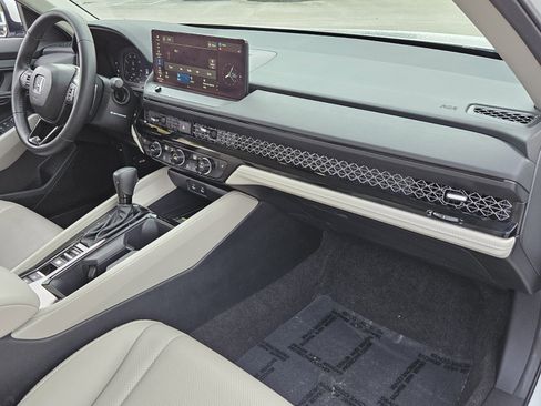 Certified 2025 Honda Accord EX-L image 24