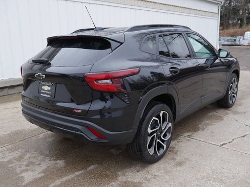 Used 2025 Chevrolet Trax RS image 7