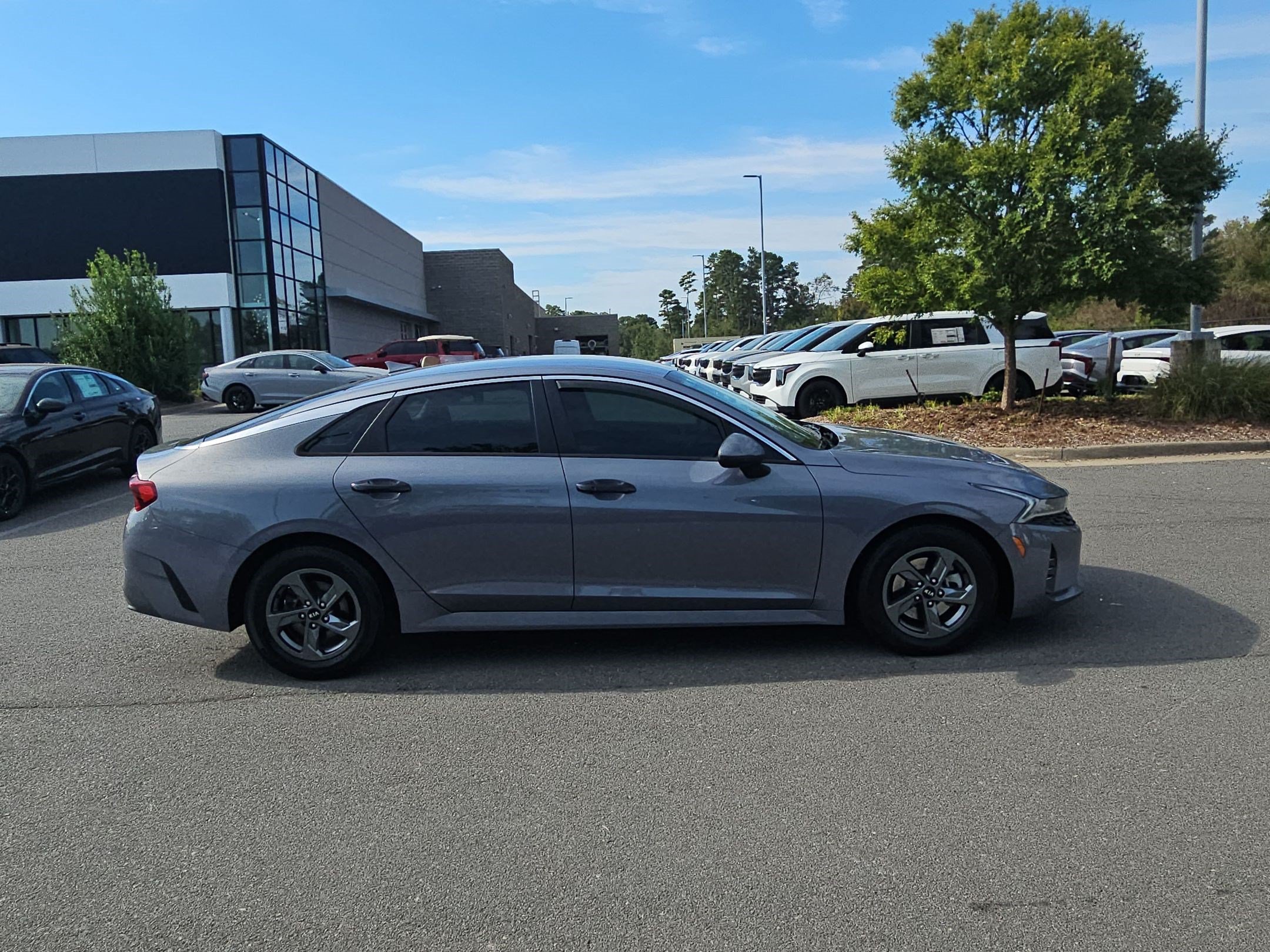 Used 2021 Kia K5 LX FWD image 8