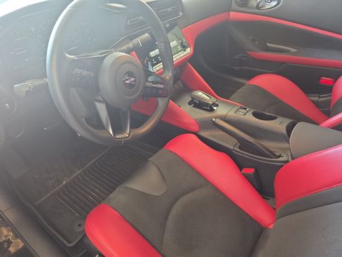 Used 2025 Nissan Z Performance w/ Floor Mat Package RWD image 13