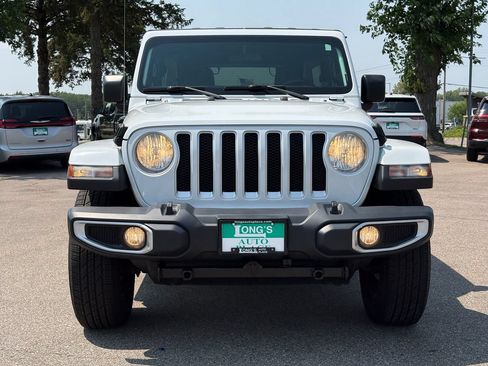 Used 2019 Jeep Wrangler Unlimited Sahara AWD/4WD image 3