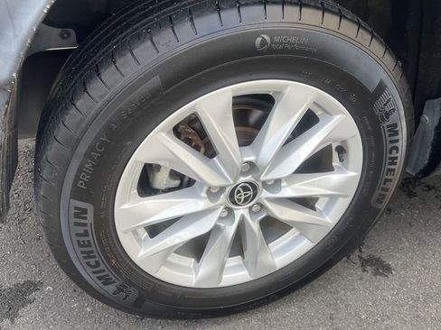 Used 2022 Toyota Corolla Cross LE image 7