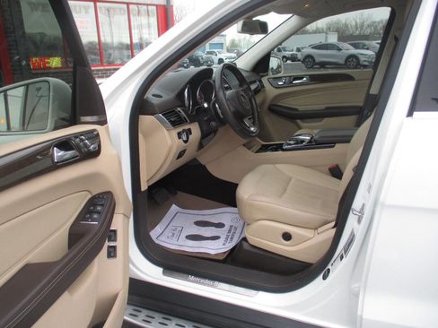 Used 2017 Mercedes-Benz GLS 450 4MATIC image 11