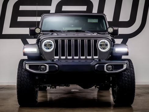 Used 2020 Jeep Wrangler Unlimited Sahara AWD/4WD image 4