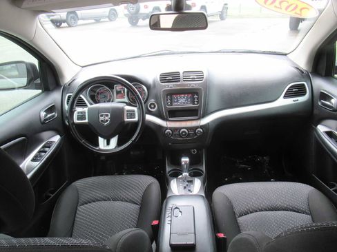 Used 2020 Dodge Journey SE w/ SE Popular Equipment Group image 33