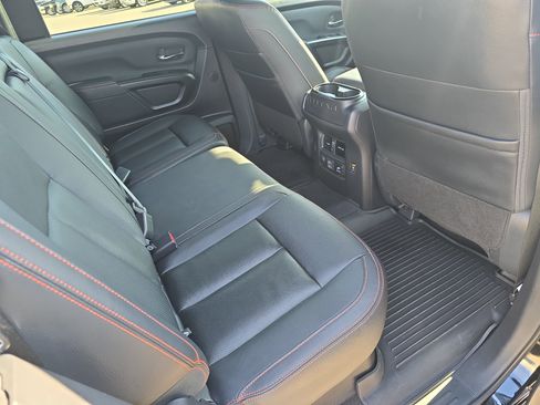 Used 2023 Nissan Titan PRO-4X w/ Pro-4x Convenience Package image 12