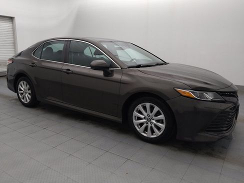 Used 2020 Toyota Camry LE w/ Carpet Mat Package image 11