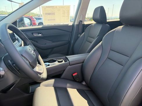 New 2026 Nissan Rogue SV AWD/4WD image 16
