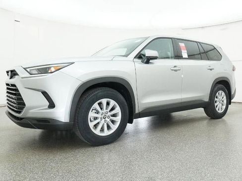 New 2026 Toyota Grand Highlander XLE image 17
