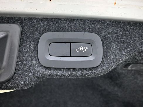Used 2019 Volvo S60 T6 R-Design AWD/4WD image 34