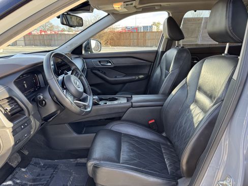 Used 2022 Nissan Rogue Platinum w/ Head-Up Display Package image 28