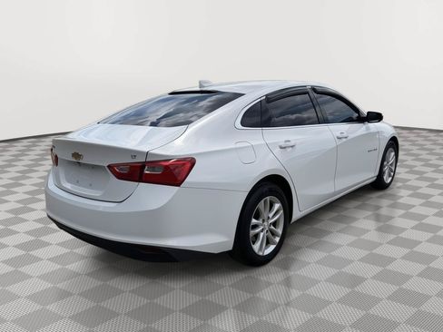 Used 2017 Chevrolet Malibu LT FWD image 5
