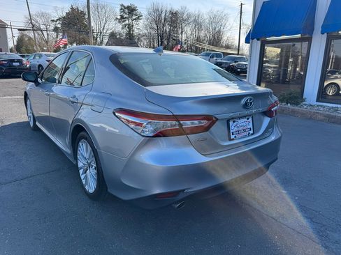Used 2020 Toyota Camry XLE FWD image 7