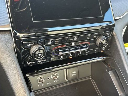 New 2025 Jeep Grand Cherokee Laredo image 26