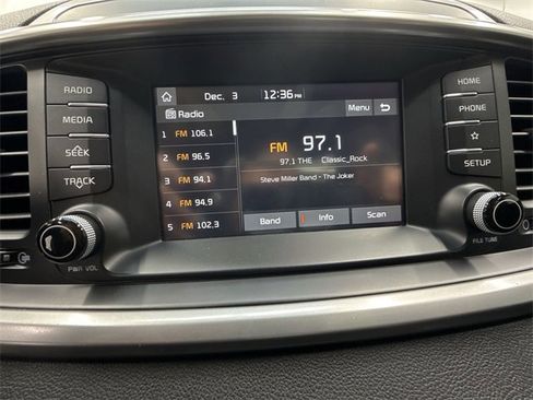 Used 2020 Kia Sorento L image 16