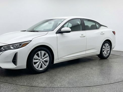 Used 2025 Nissan Sentra S FWD image 3