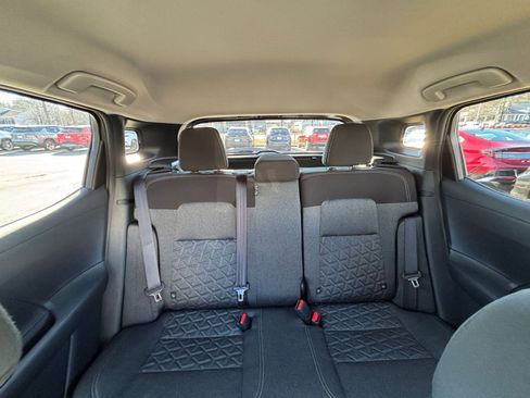 Used 2025 Nissan Kicks SV image 33