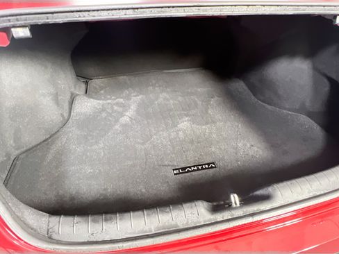 Used 2024 Hyundai Elantra SE FWD image 23