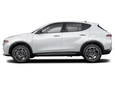 Used 2025 Alfa Romeo Tonale AWD/4WD image 3