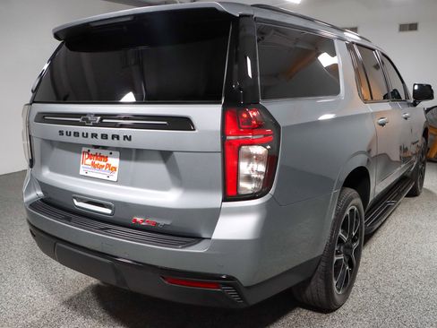 Used 2024 Chevrolet Suburban RST w/ Luxury Package image 7