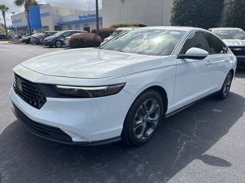 Certified 2023 Honda Accord EX image 7