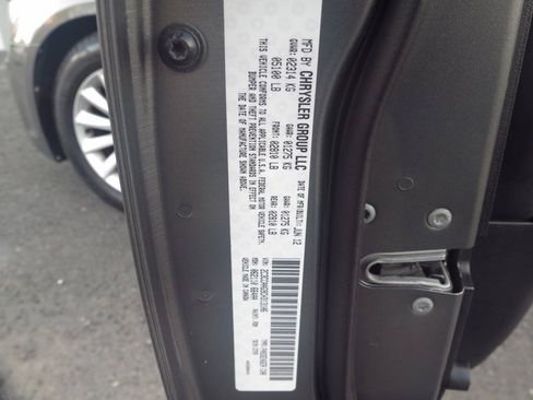 Used 2012 Chrysler 300 RWD image 32