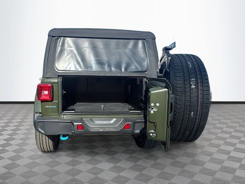 Used 2023 Jeep Wrangler Unlimited Sahara w/ Cold Weather Group AWD/4WD image 30