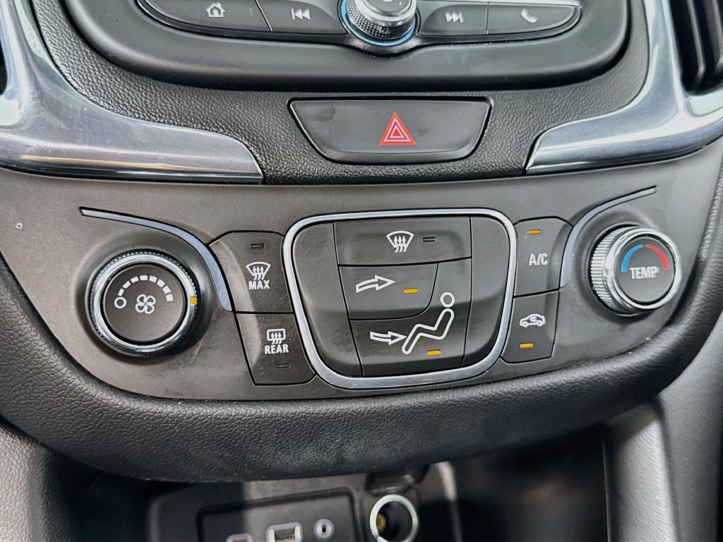 Used 2020 Chevrolet Equinox LT w/ LPO, Floor Liner Package FWD image 28