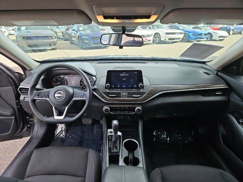 Used 2023 Nissan Altima 2.5 SV image 22