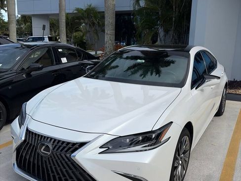 Used 2025 Lexus ES 350 Ultra Luxury w/ Accessory Package (Z2) FWD image 4