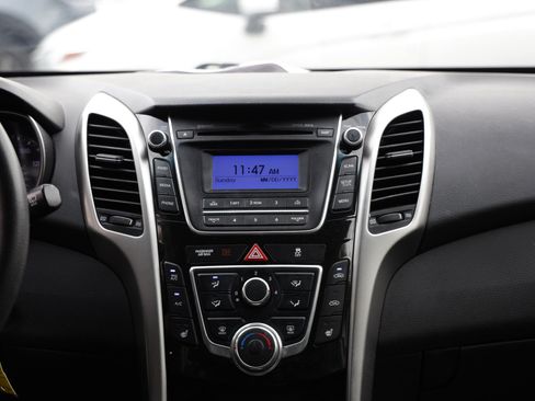 Used 2016 Hyundai Elantra GT FWD image 35