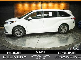 Used 2022 Toyota Sienna LE video 1