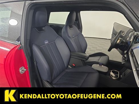 Used 2025 MINI Cooper 2-Door Hardtop image 17