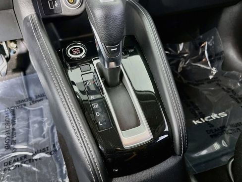 Used 2019 Nissan Kicks SV FWD image 23