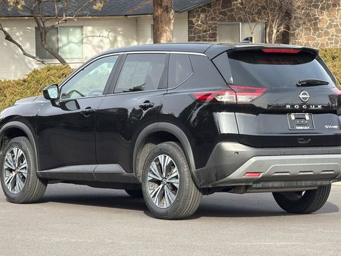 Used 2023 Nissan Rogue SV image 6