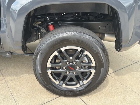 Used 2025 Toyota Tacoma TRD Sport AWD/4WD image 19