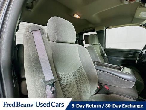 Used 2006 Chevrolet Silverado 2500 LT w/ Snow Plow Prep Package AWD/4WD image 23